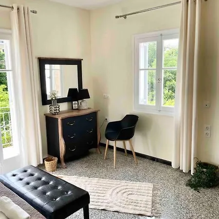 아파트 Modern 2 Bedroom In Corfu Town